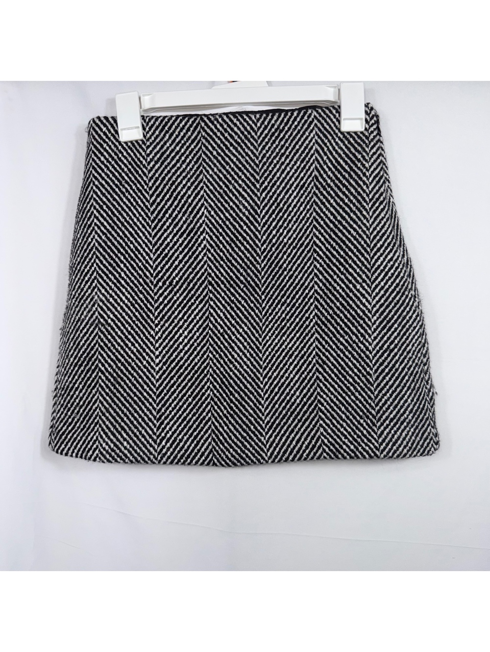 LOFT Size 0 Black White Herringbone Wool Mini Skirt